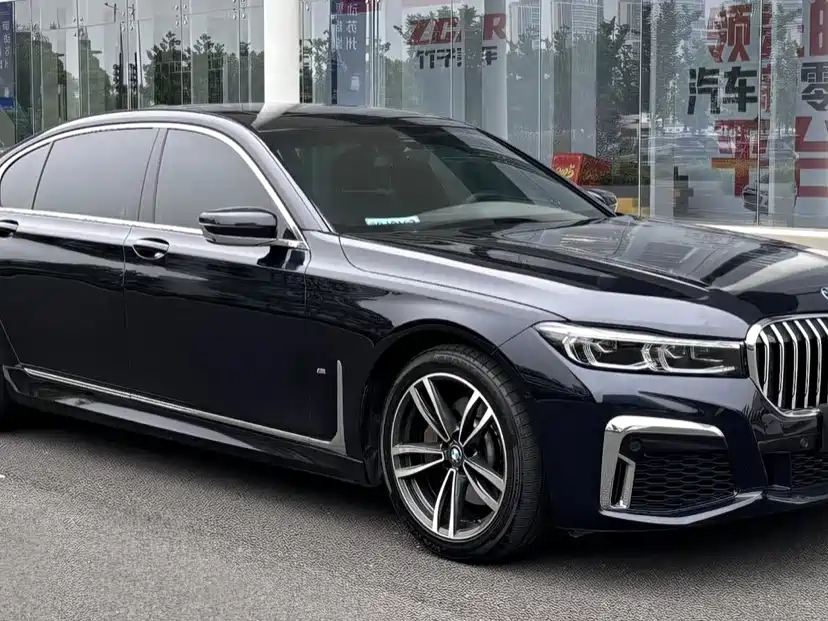 BMW 7 Series — миниатюра 7