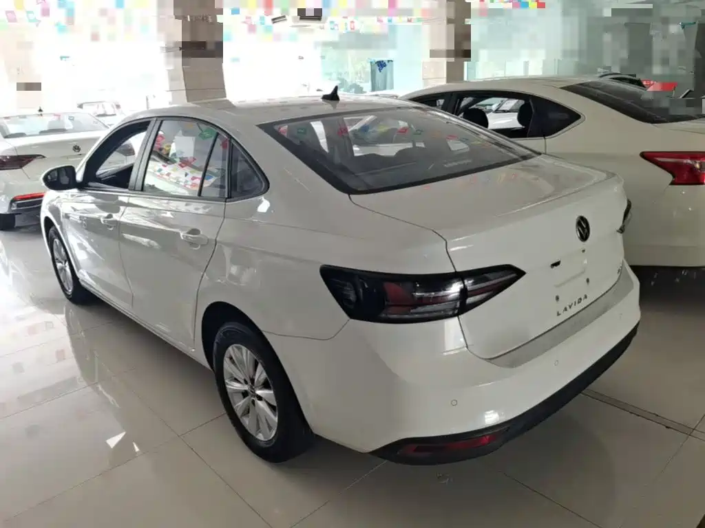 Volkswagen Lavida — миниатюра 5