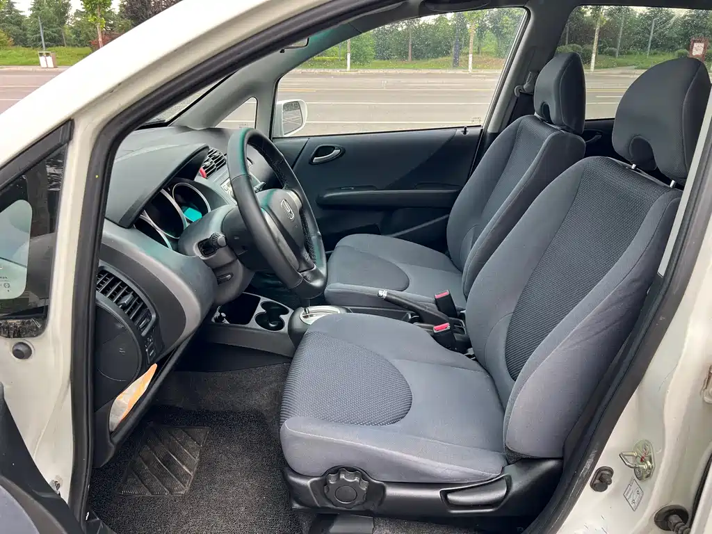 Honda Fit — миниатюра 10