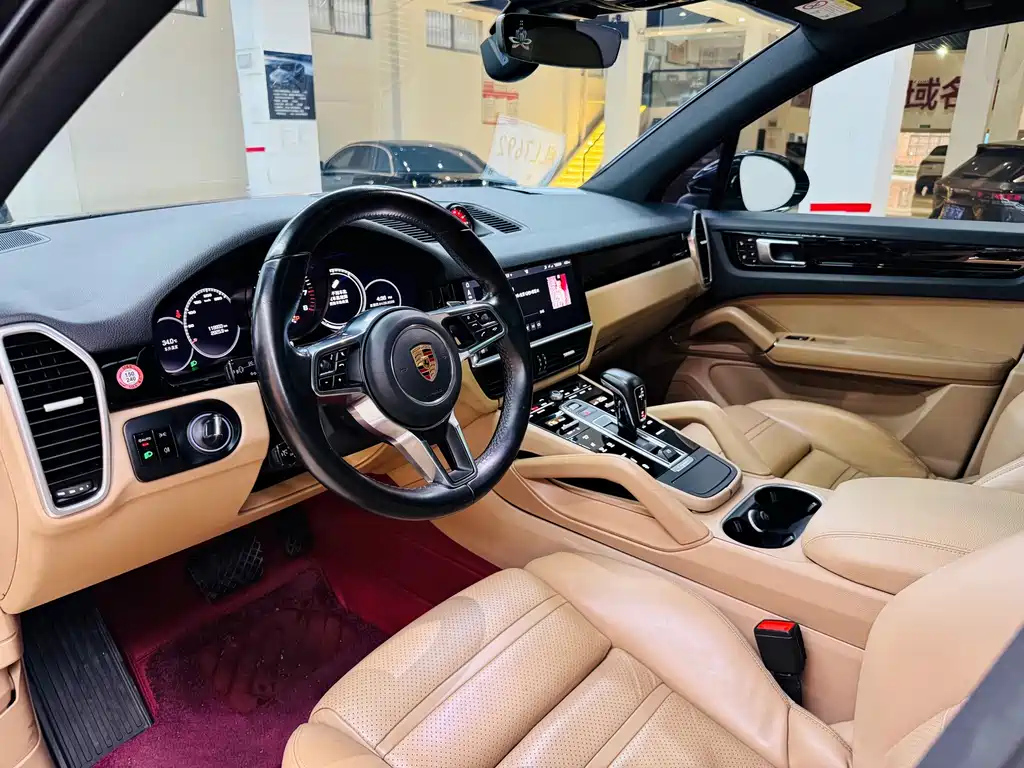 Porsche Cayenne — миниатюра 6