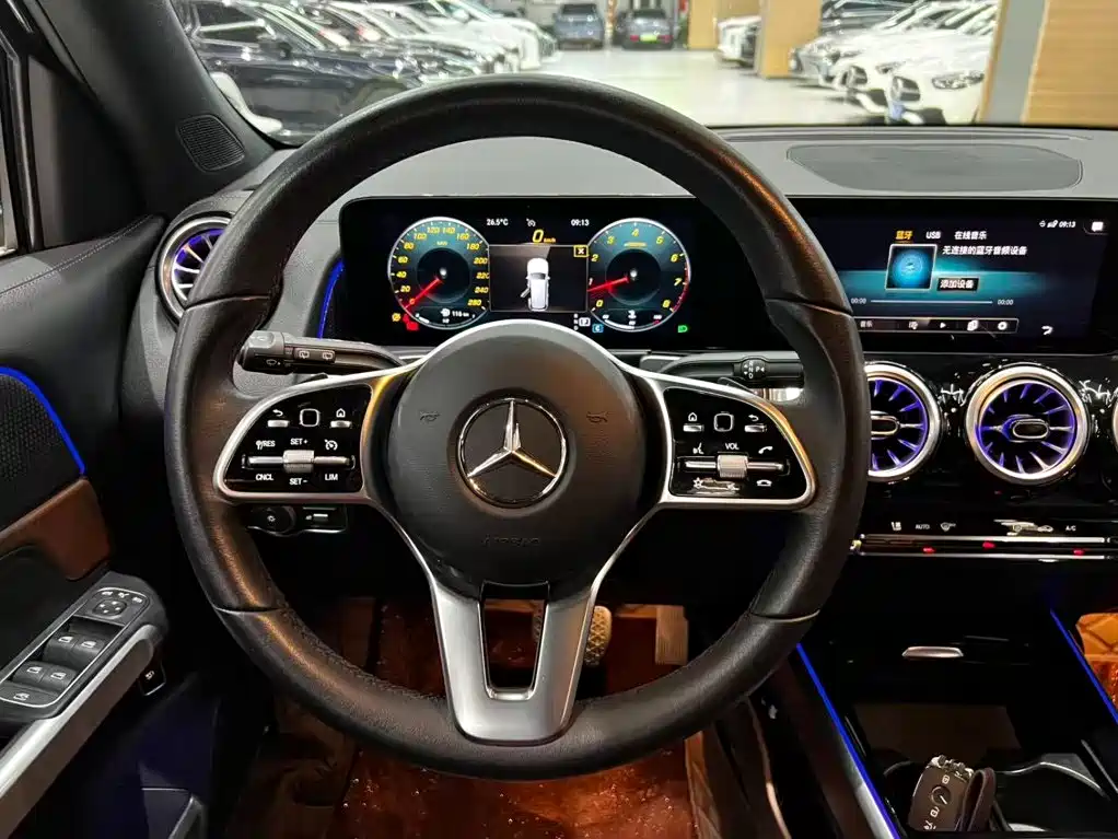 Mercedes-Benz GLB — миниатюра 10