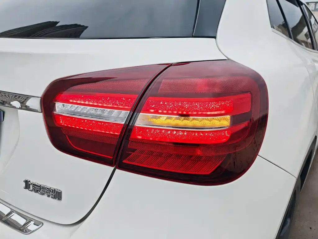 Mercedes-Benz GLA — миниатюра 8