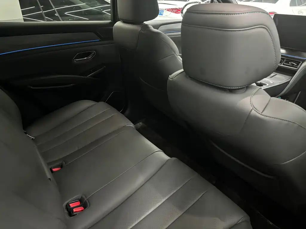 BYD L DM-i — миниатюра 6