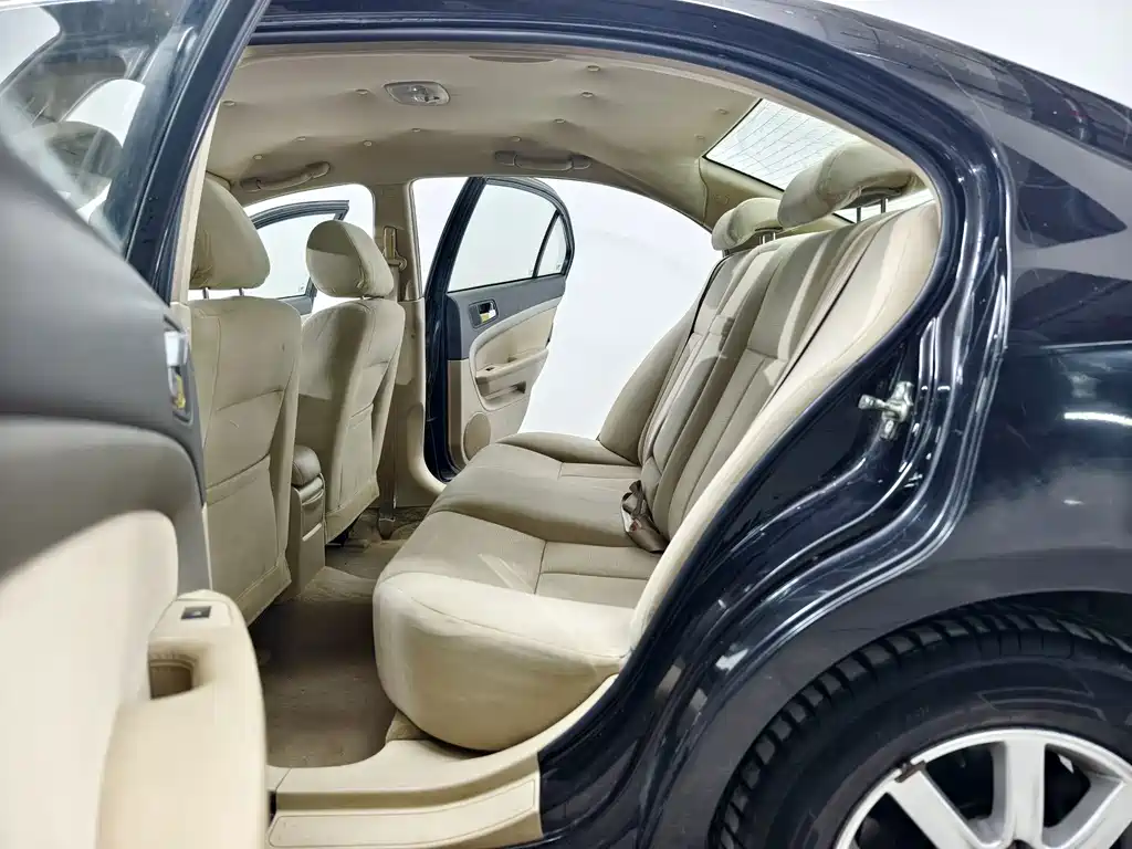 Chevrolet Epica — миниатюра 12