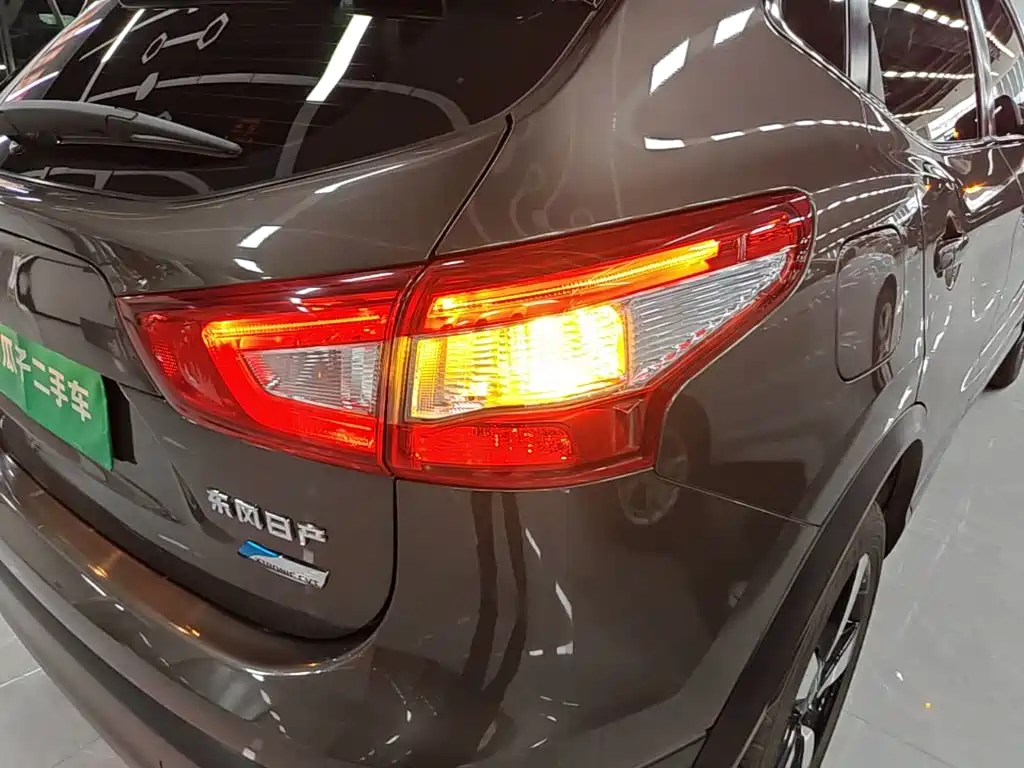 Nissan Qashqai — миниатюра 8