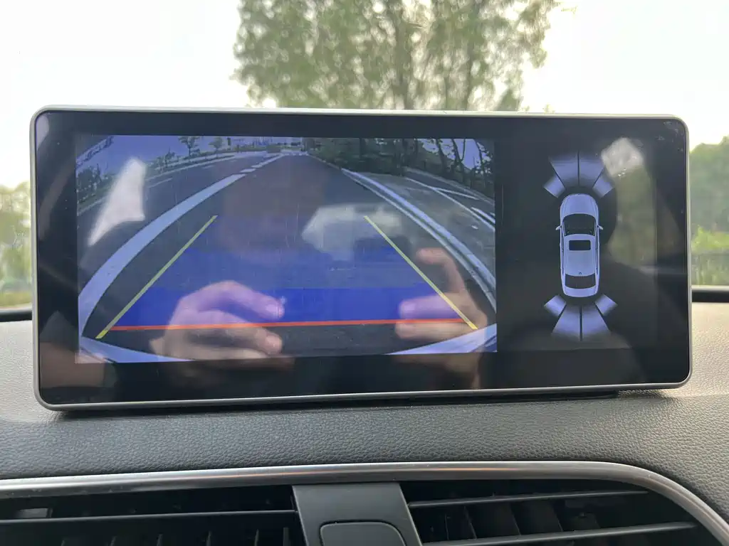 Audi Q3 — миниатюра 10