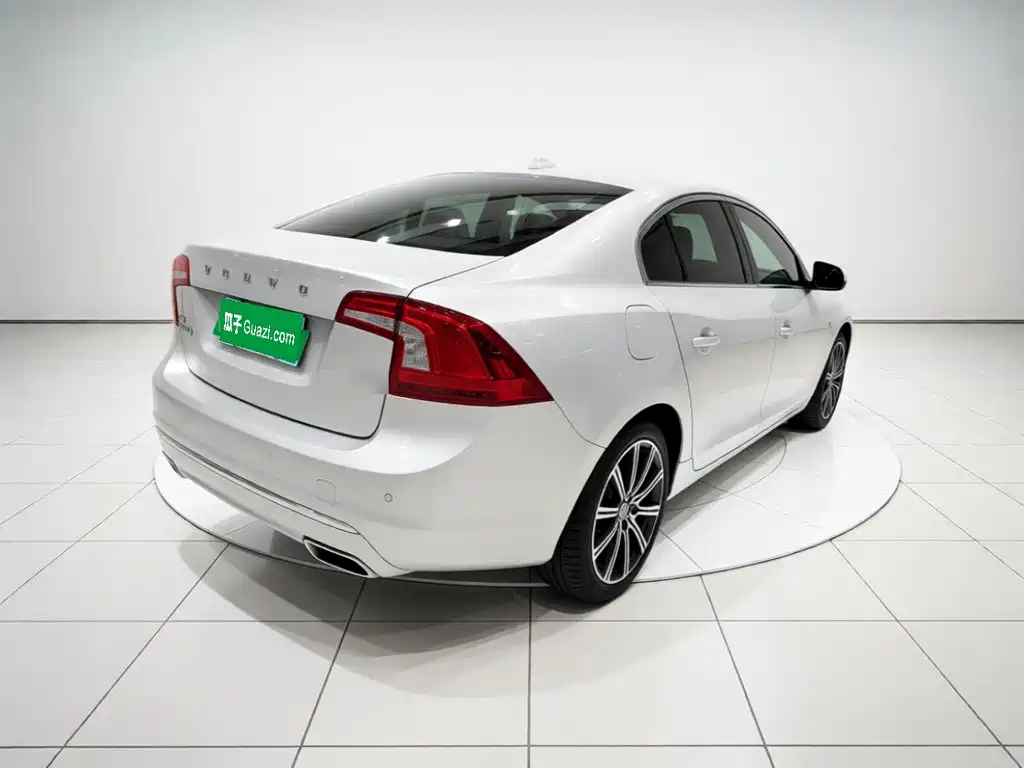 Volvo S60 — миниатюра 6