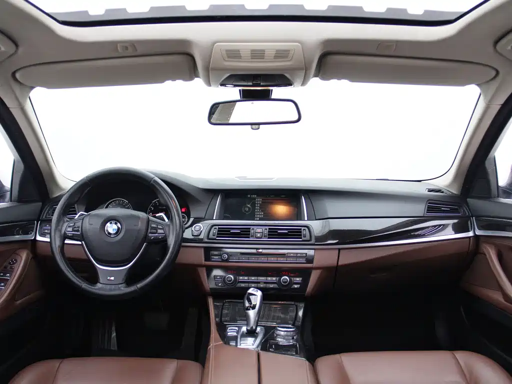 BMW 5 Series — миниатюра 3