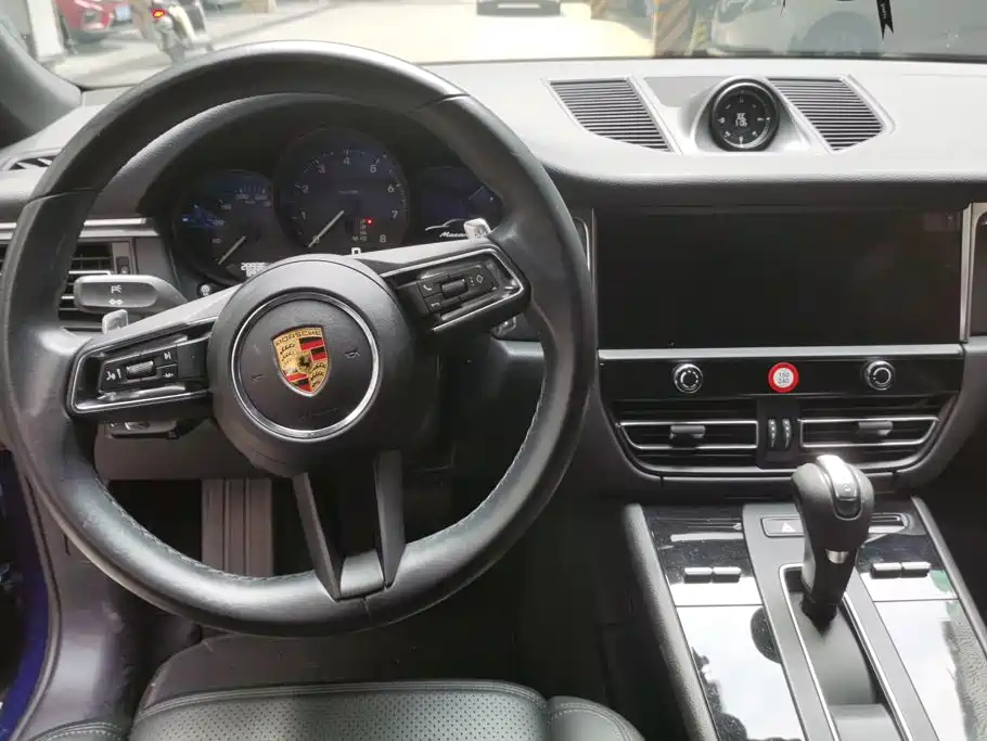 Porsche Macan — миниатюра 12