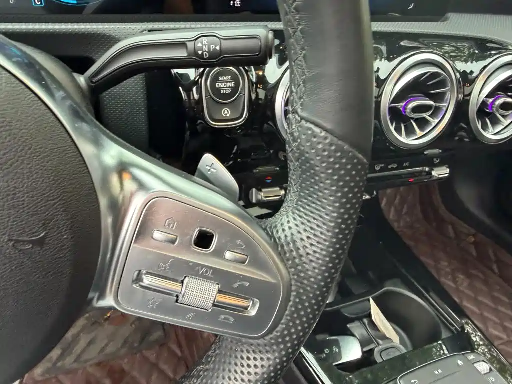 Mercedes-Benz A-Class — миниатюра 10