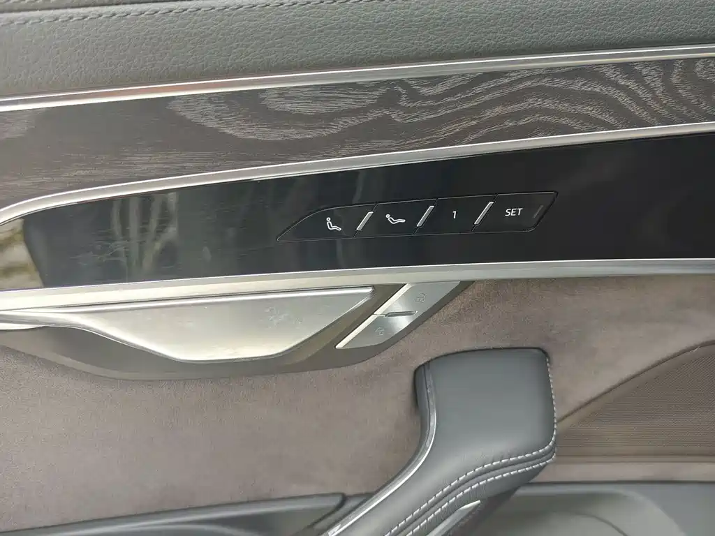 Audi A8 2024 A8L 50 TFSI quattro