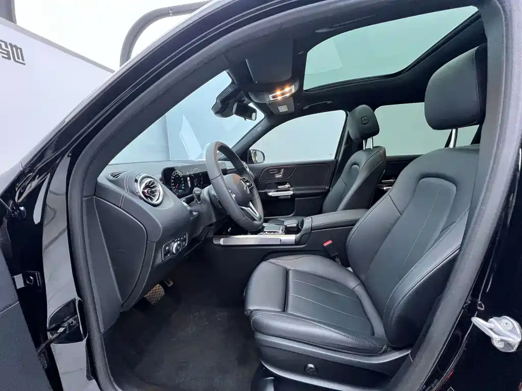Mercedes-Benz GLB — миниатюра 9