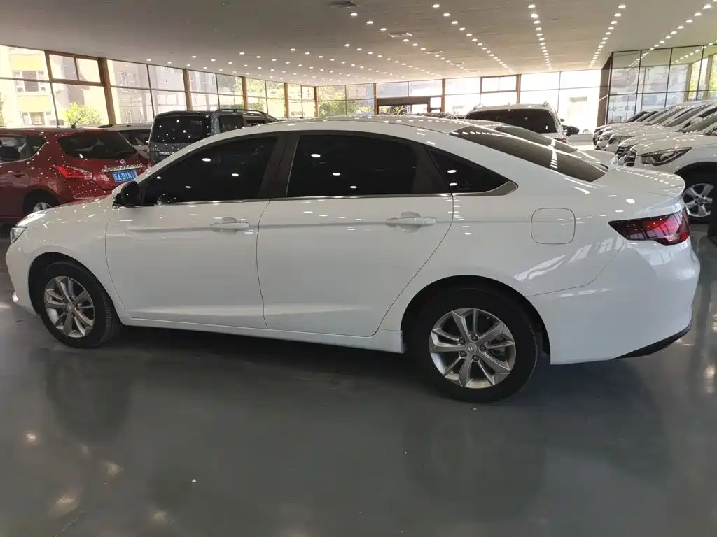 Geely Emgrand GL — миниатюра 11