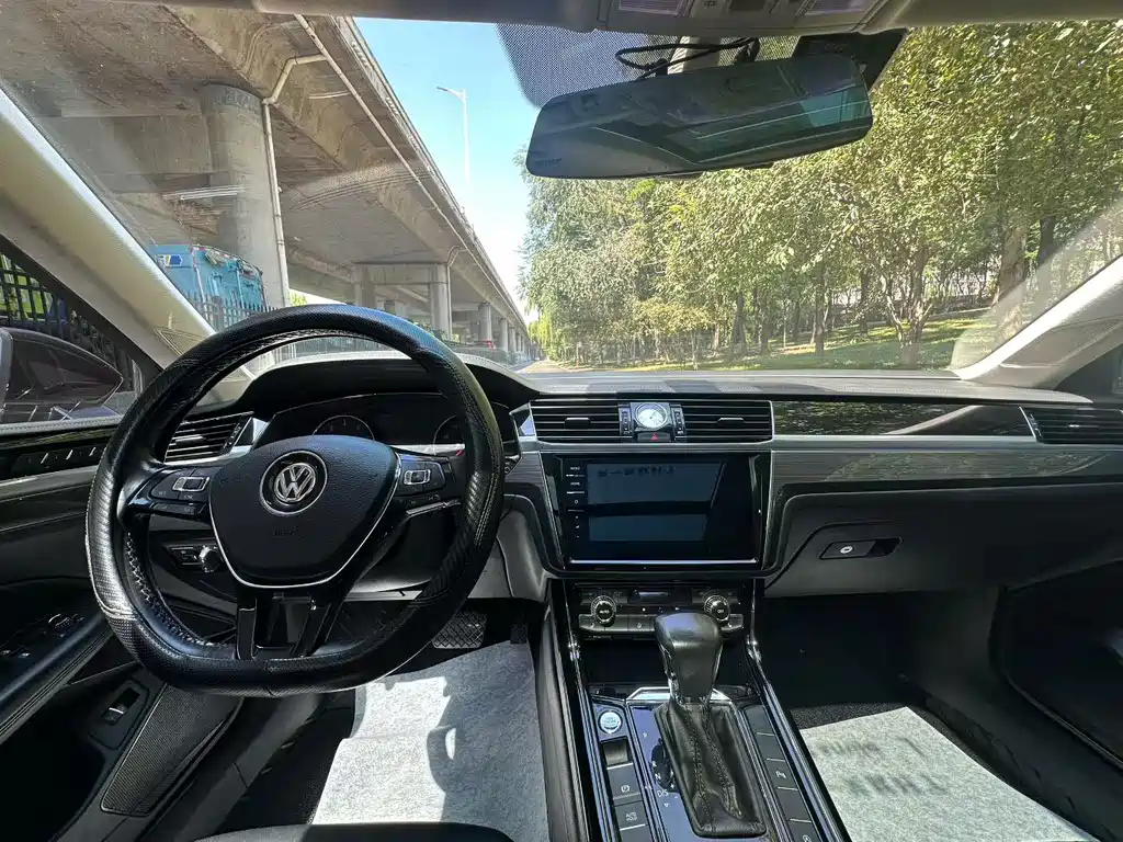 Volkswagen Phideon — миниатюра 7