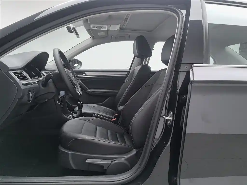 Volkswagen Bora 2018 1.5L MT Comfort