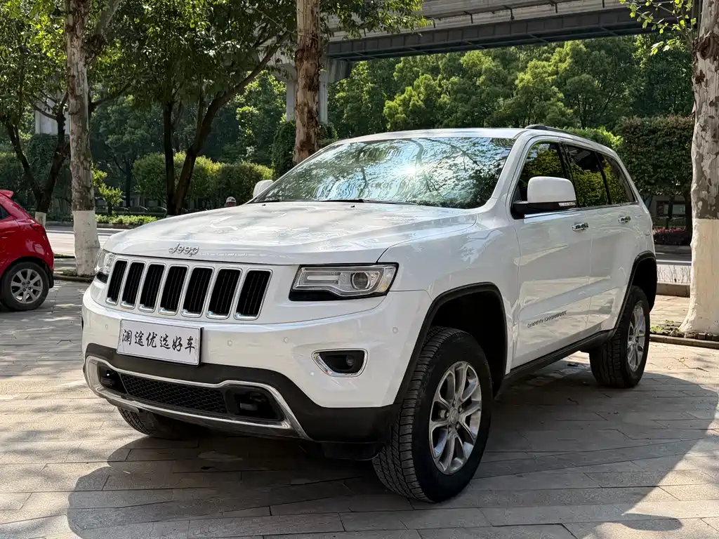 Jeep Grand Cherokee (Import) 2016