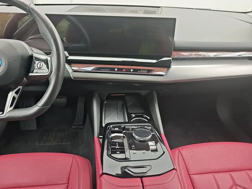 BMW i5 — миниатюра 11