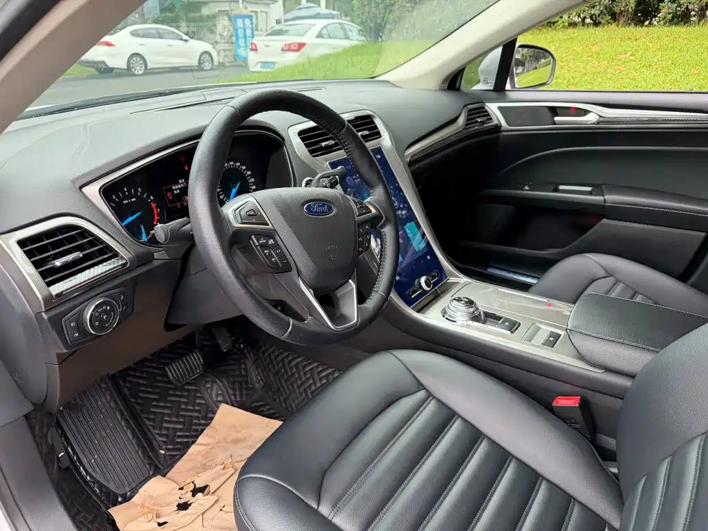 Ford Mondeo — миниатюра 7