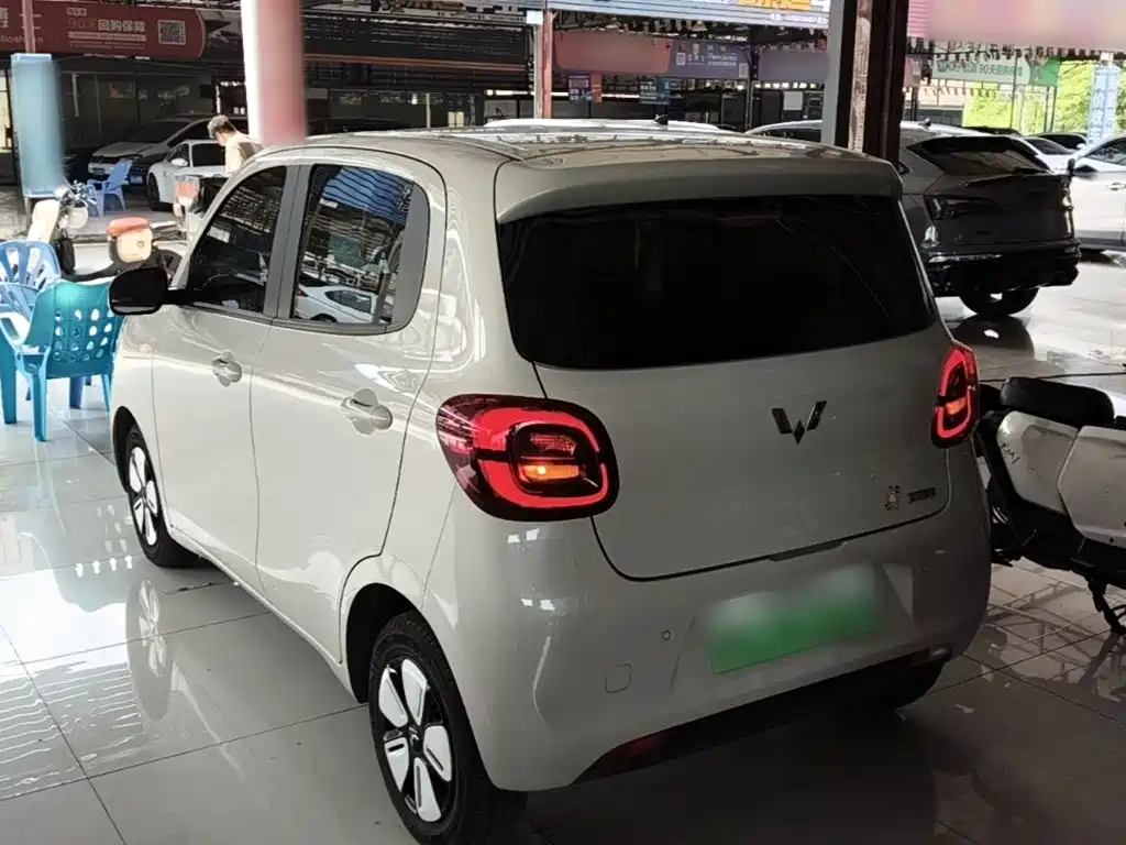 Wuling MINIEV — миниатюра 5