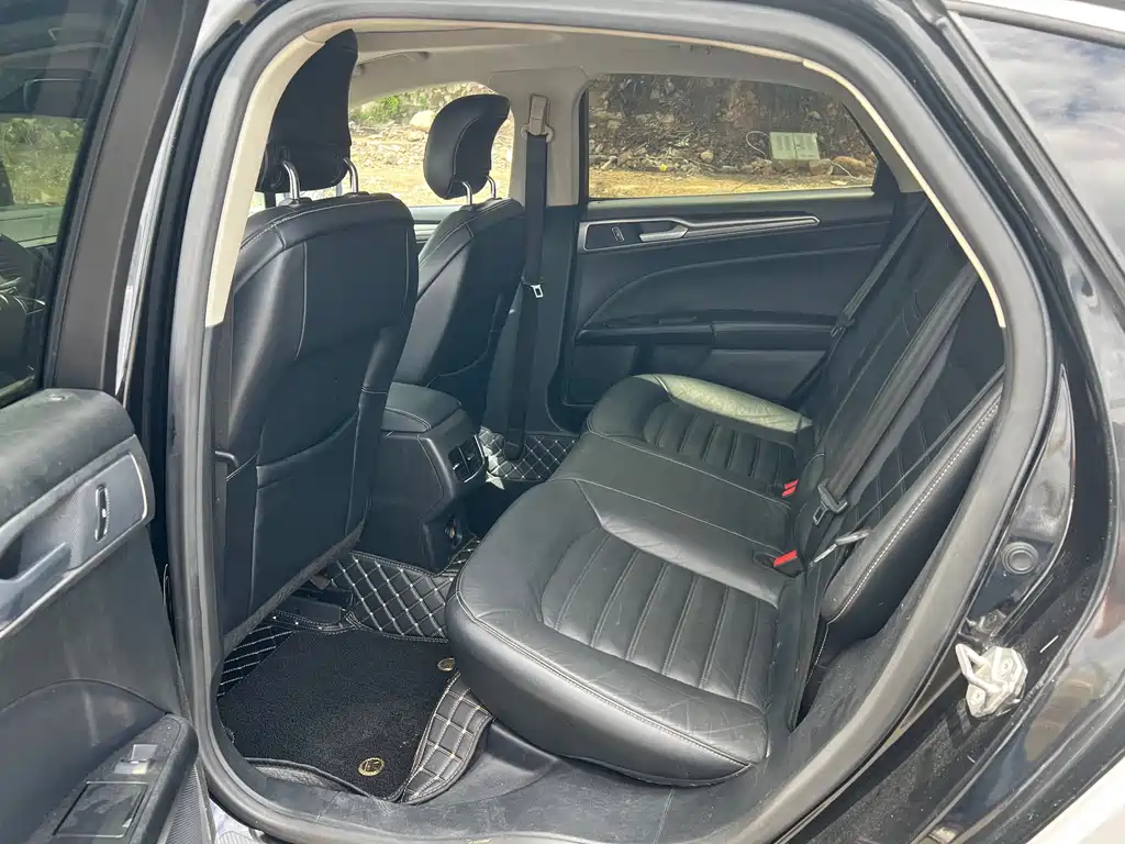 Ford Mondeo — миниатюра 6