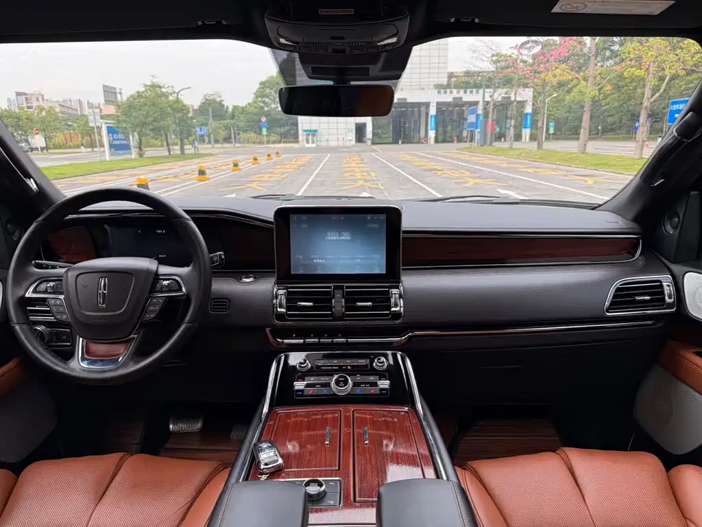 Lincoln Navigator — миниатюра 13