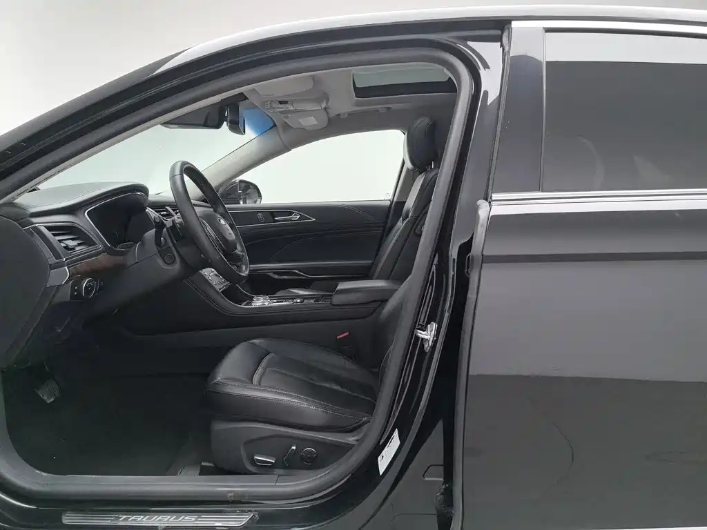 Ford Taurus — миниатюра 10