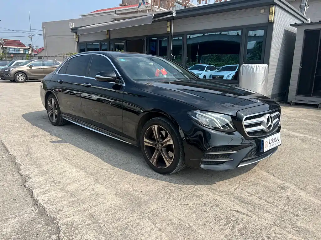 Mercedes-Benz E-Class — миниатюра 3