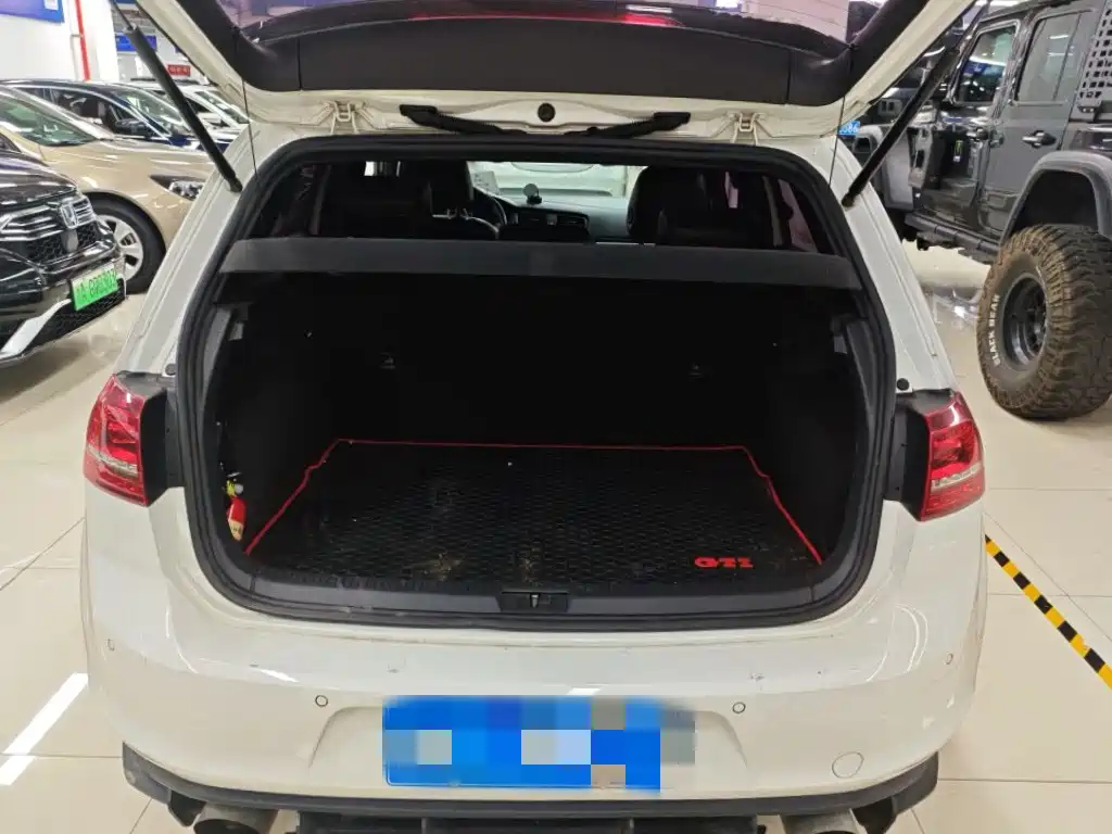 Volkswagen Golf GTI — миниатюра 6