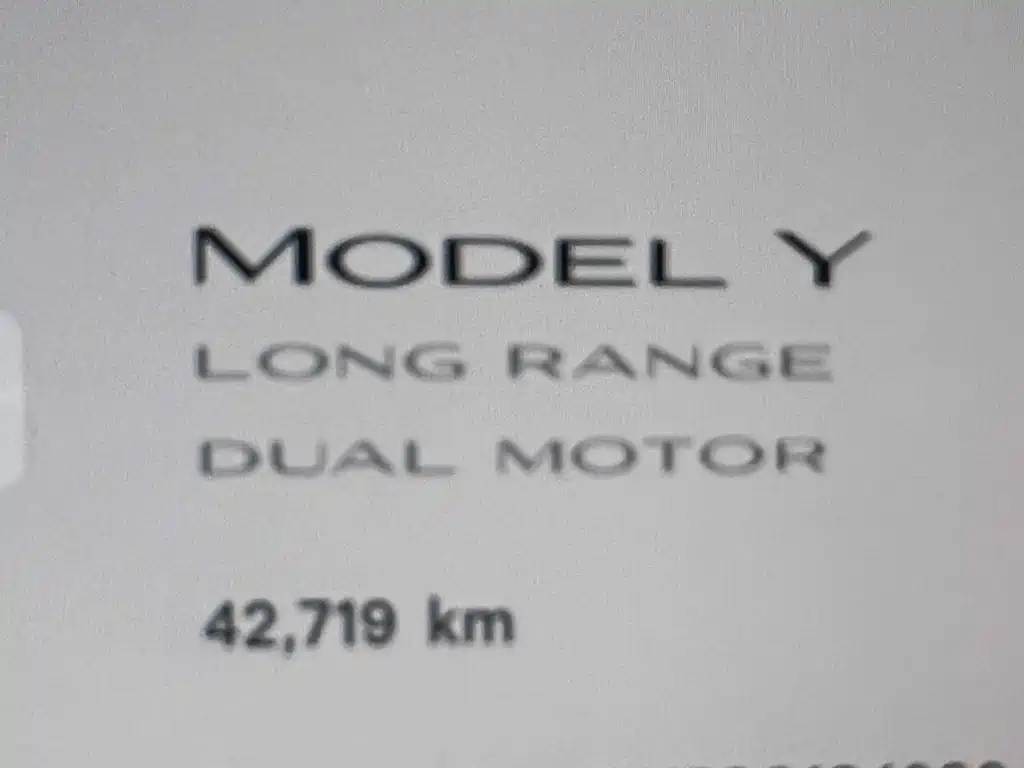Tesla Model Y — миниатюра 13