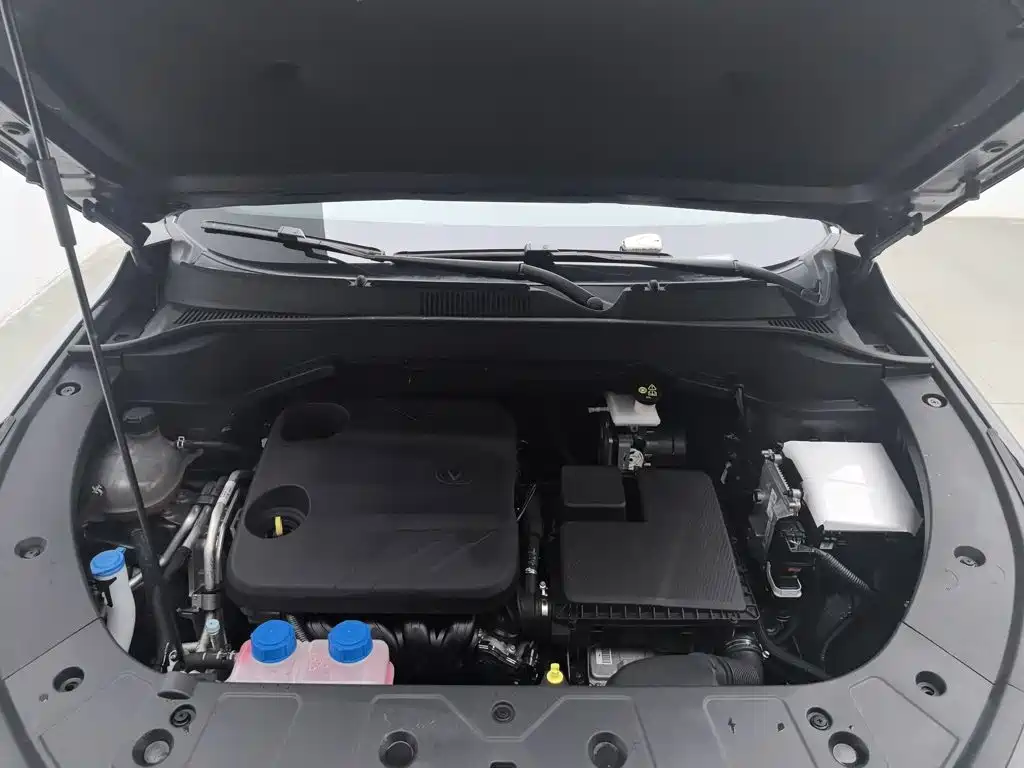 Changan UNI-Z New Energy — миниатюра 6