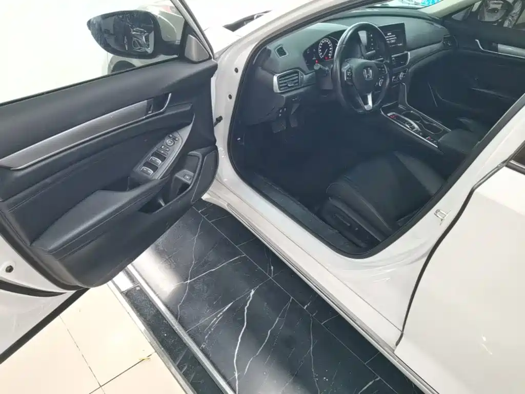 Honda Accord — миниатюра 16