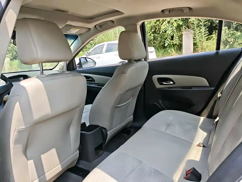 Chevrolet Cruze — миниатюра 8