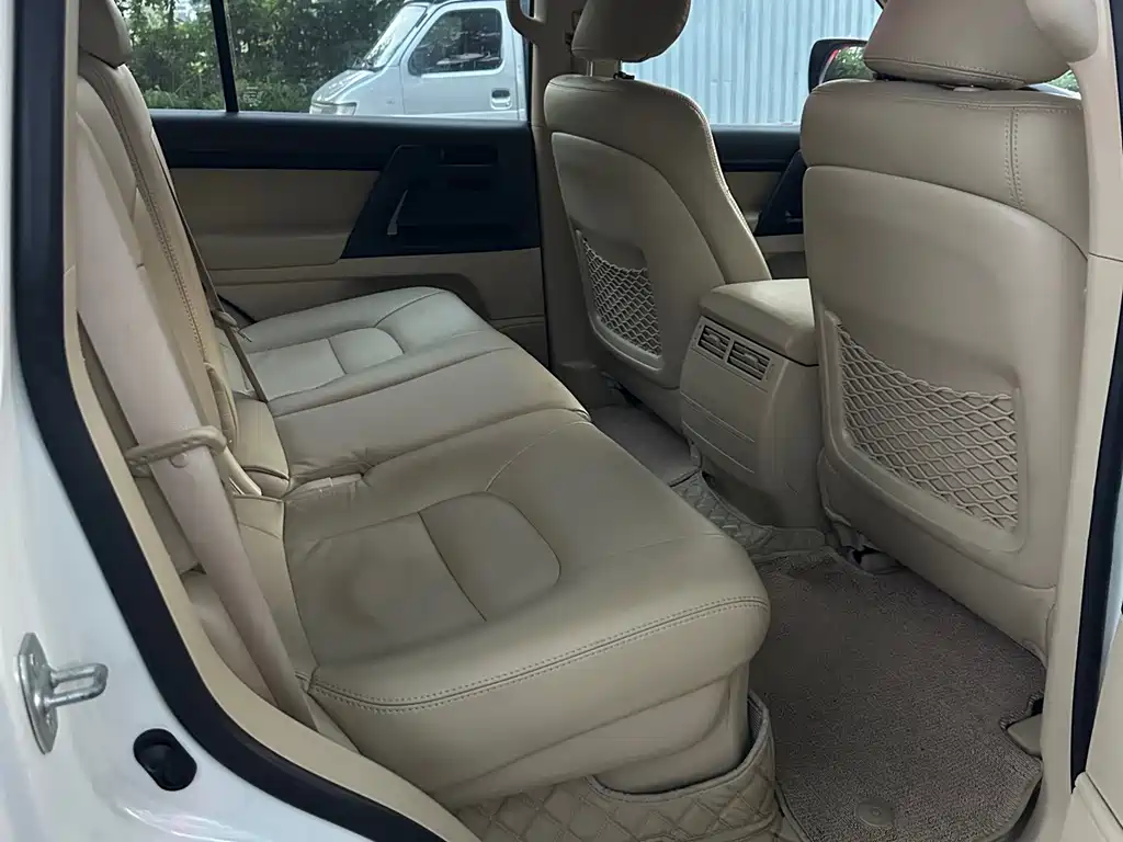 Toyota Land Cruiser — миниатюра 9