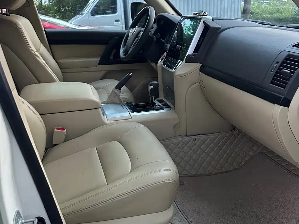 Toyota Land Cruiser — миниатюра 10