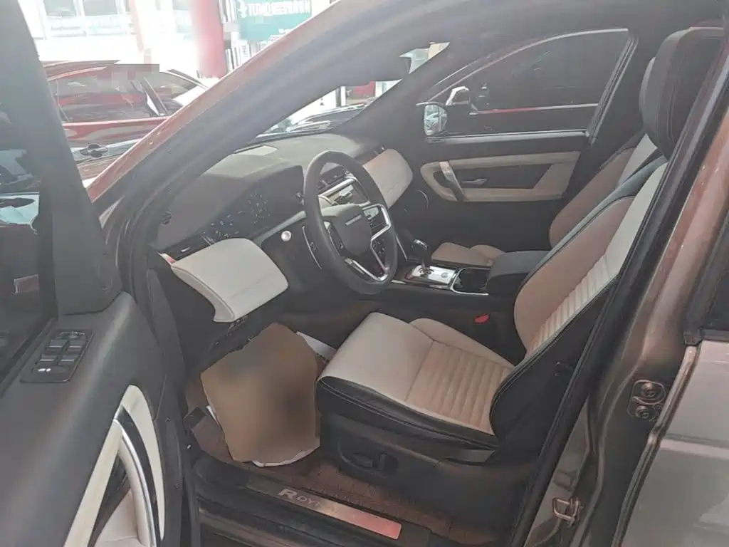 Land Rover Discovery Sport — миниатюра 16