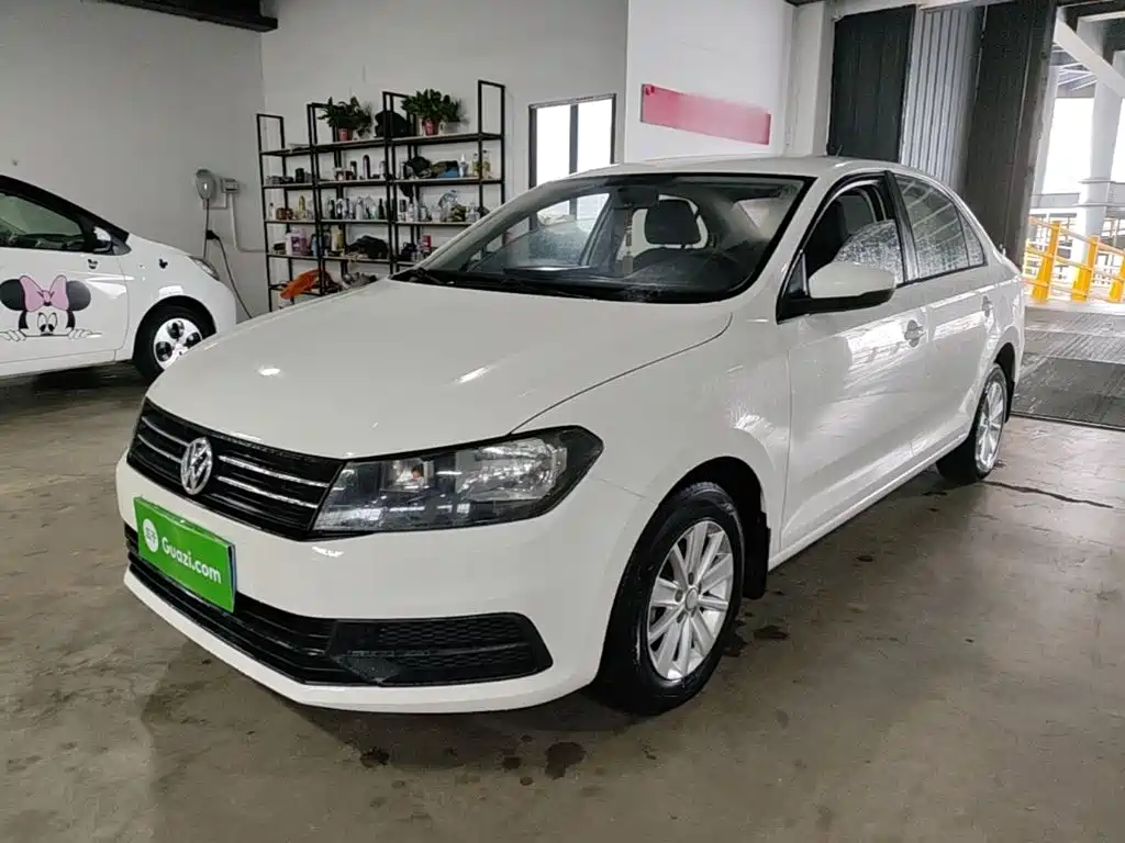 Volkswagen Santana — миниатюра 2