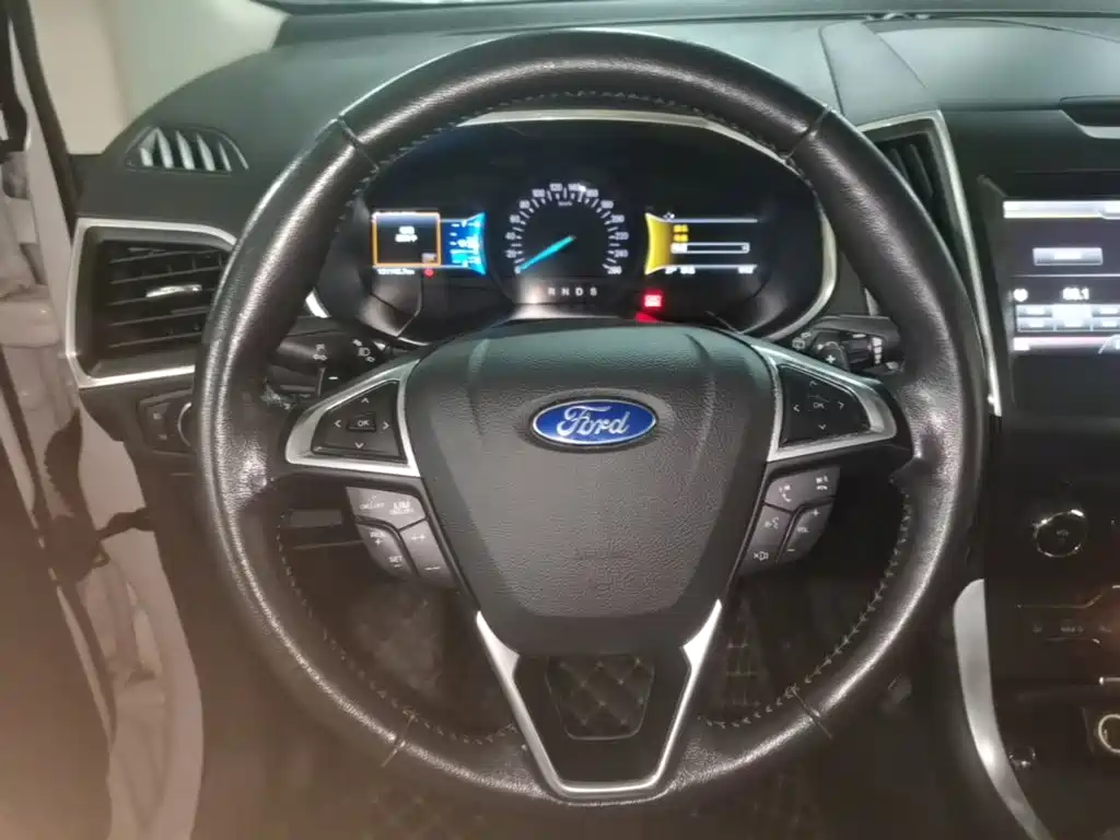 Ford Edge — миниатюра 11