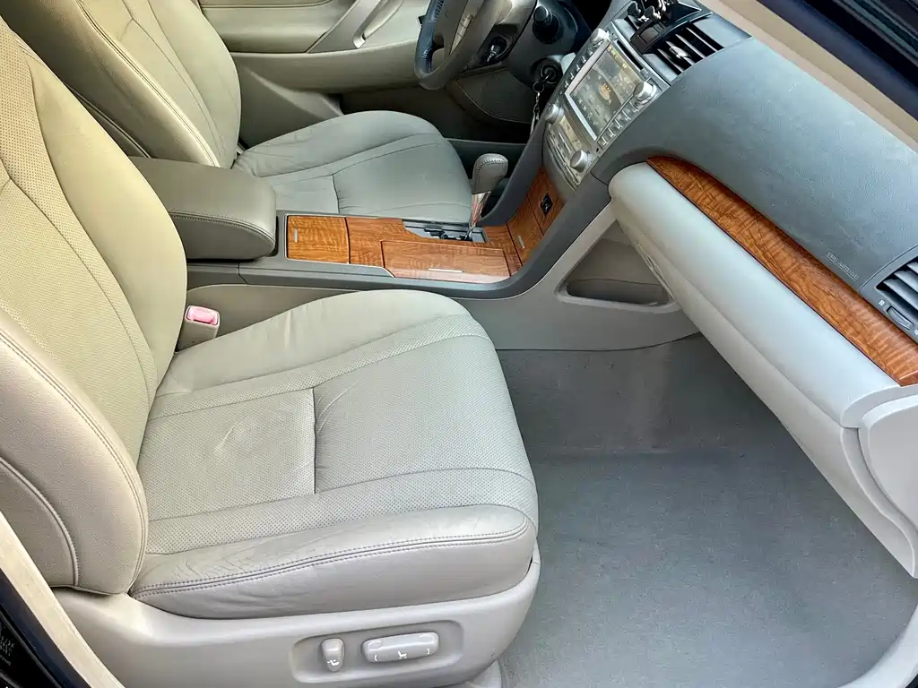 Toyota Camry — миниатюра 9