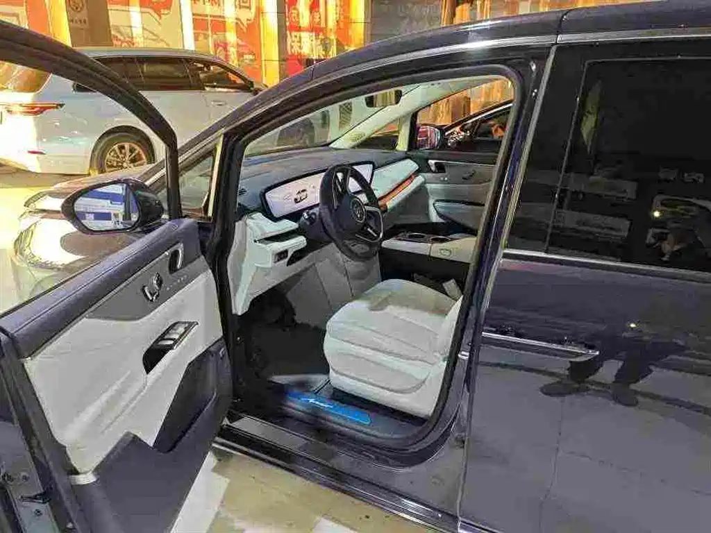 Buick GL8 Hybrid — миниатюра 7