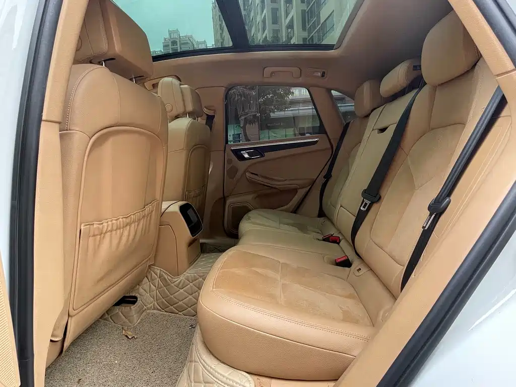 Porsche Macan — миниатюра 14