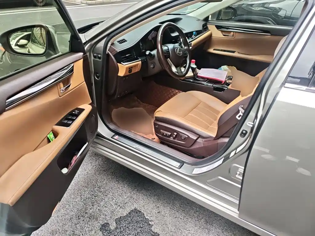 Lexus ES — миниатюра 17