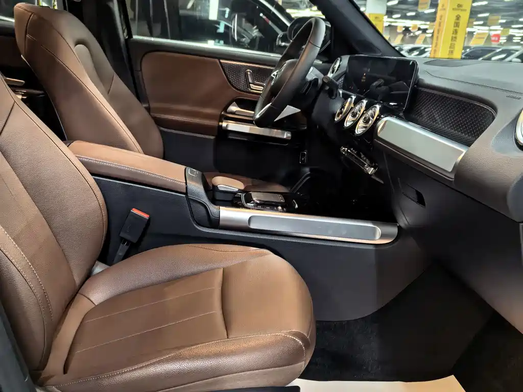 Mercedes-Benz GLB — миниатюра 6