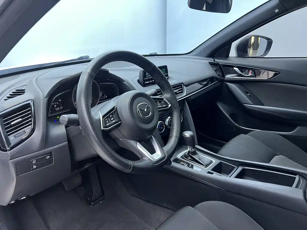 MAZDA CX 4