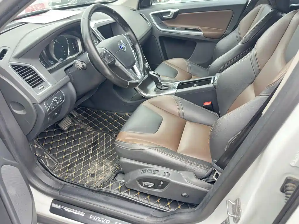 Volvo XC60 — миниатюра 7