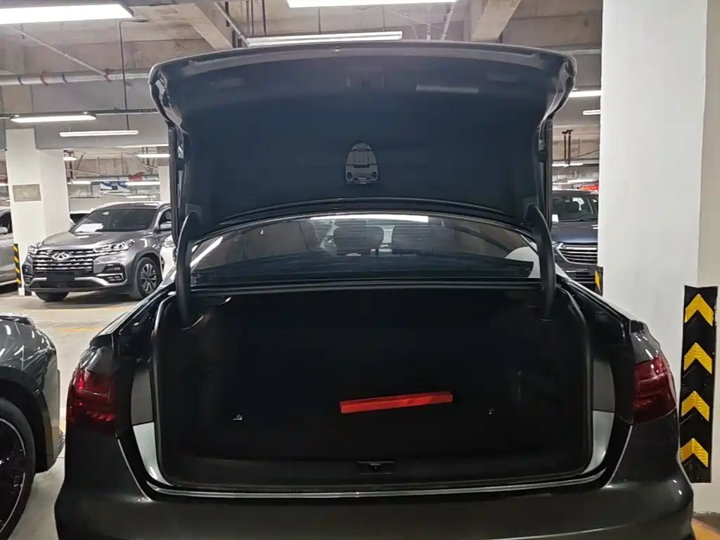 Audi A4L — миниатюра 15
