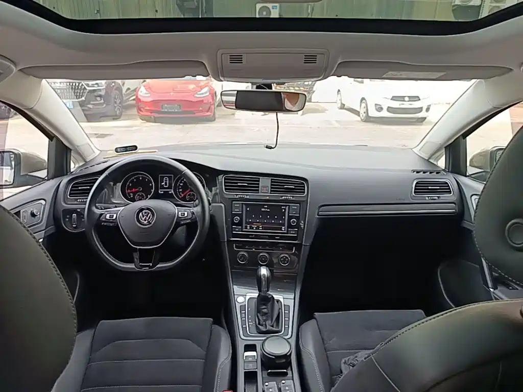 Volkswagen Golf — миниатюра 10