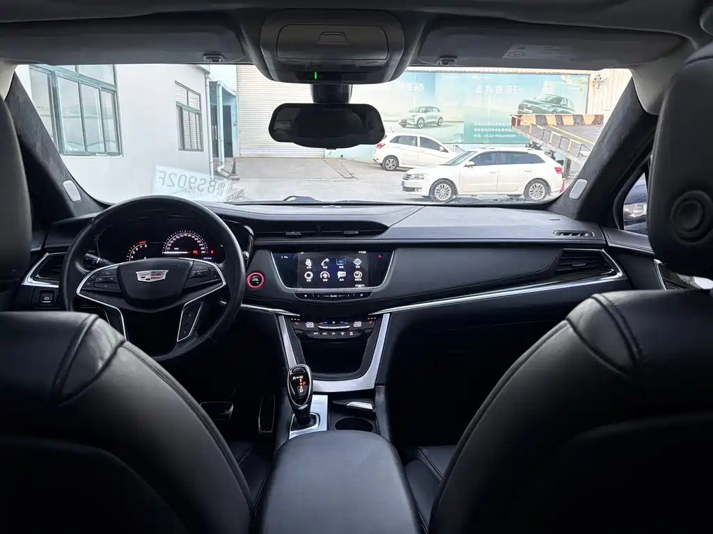 CADILLAC XT5