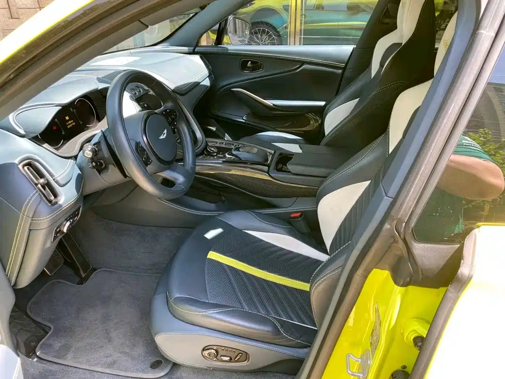 Aston Martin DBX — миниатюра 6