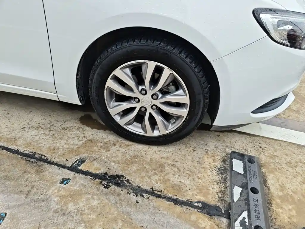 Buick Excelle — миниатюра 8
