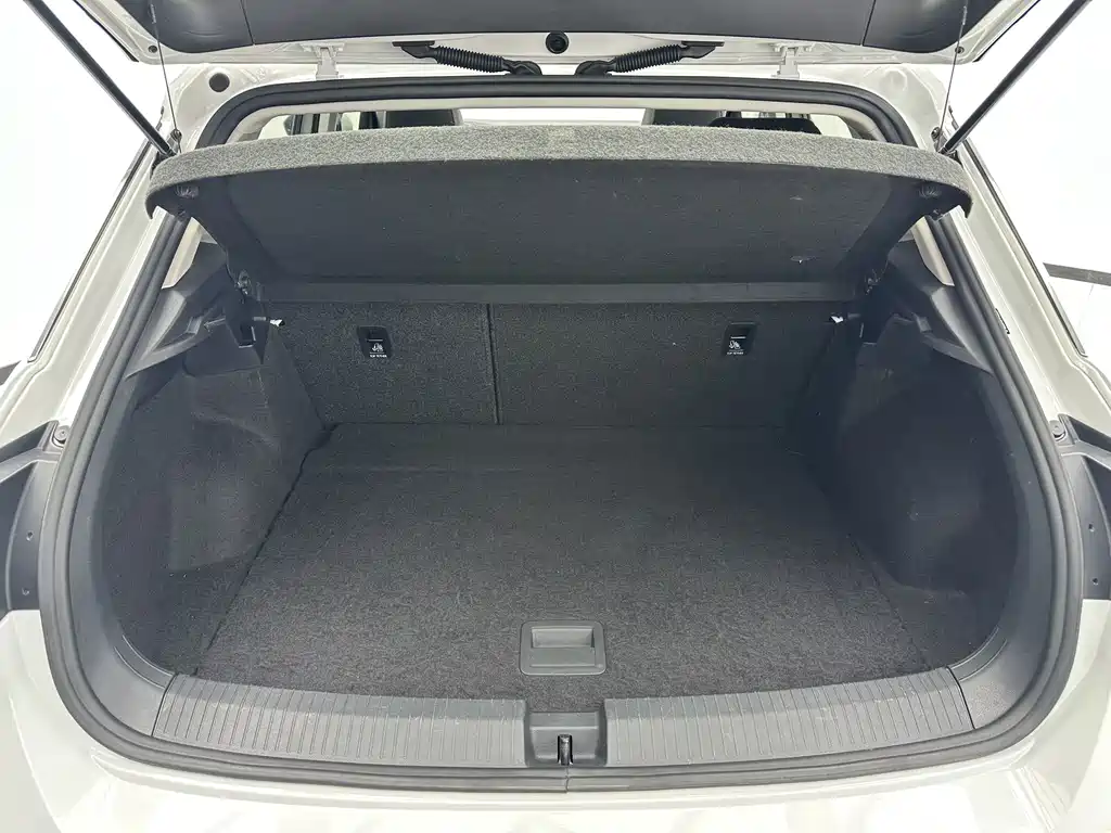 Volkswagen T-Roc — миниатюра 16